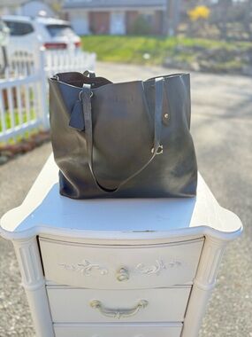 Coach City Tote Black Leather Bag - Spacious Everyday Carry